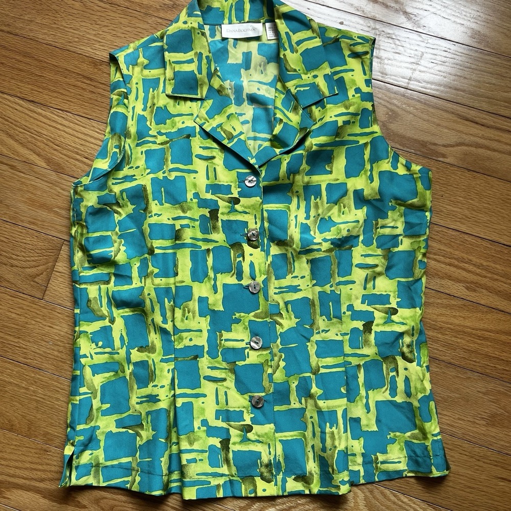 Dana Buchman Top Womens Size 8 Blue Green Multicolor Silk Abstract Shirt Summer